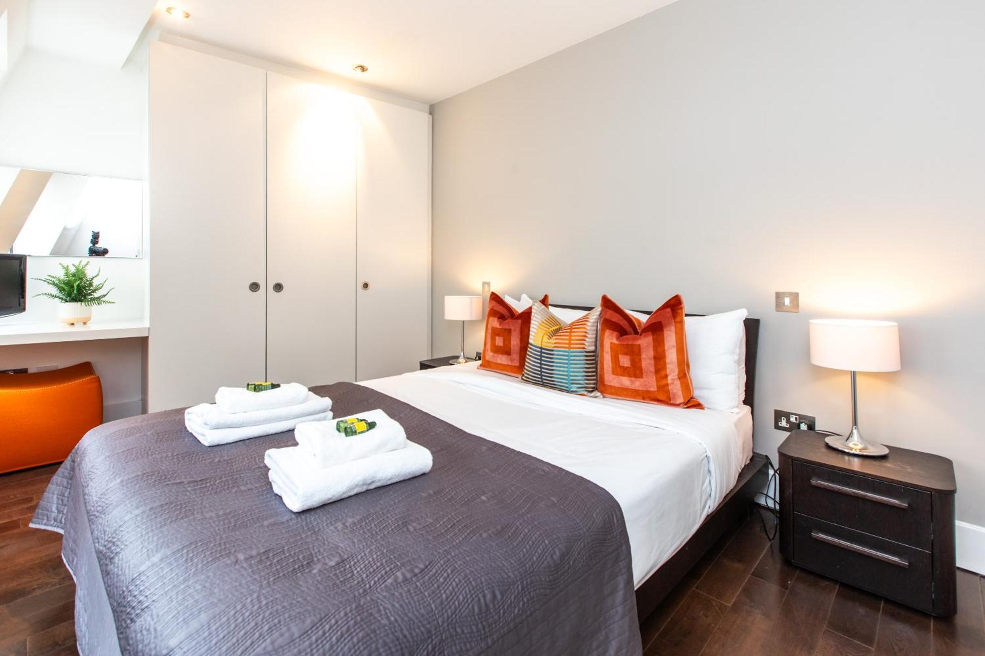 Charming 1br Near Monument Station! Apartamento